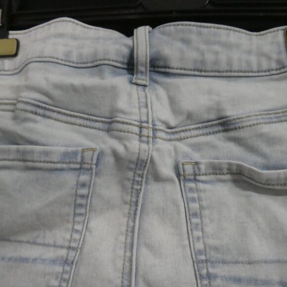 AMERICAN EAGLE - Ne(x)t Level Stretch - Super High-Rise Shortie | size 8 - Picture 10 of 14